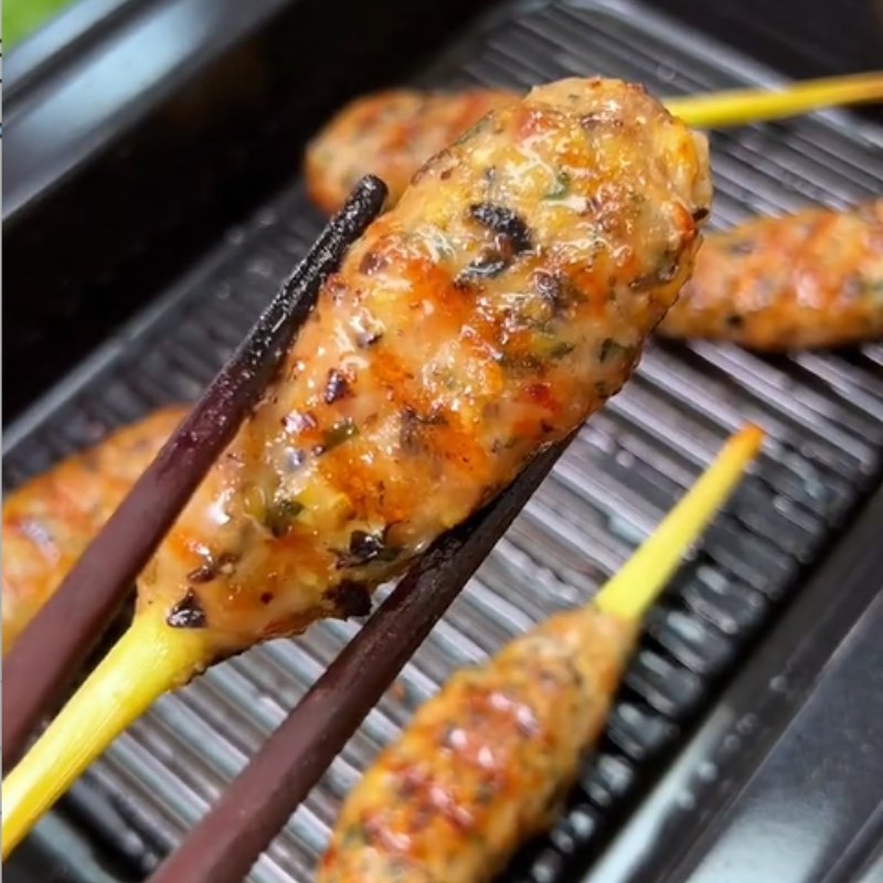 Bước 3 Chiên chả ốc Chả ốc nướng lá lốt (Công thức được chia sẻ từ Tiktok Vào bếp cùng Điện máy XANH)