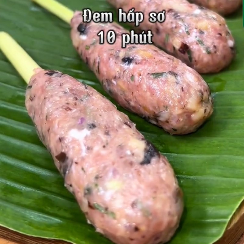 Bước 3 Chiên chả ốc Chả ốc nướng lá lốt (Công thức được chia sẻ từ Tiktok Vào bếp cùng Điện máy XANH)