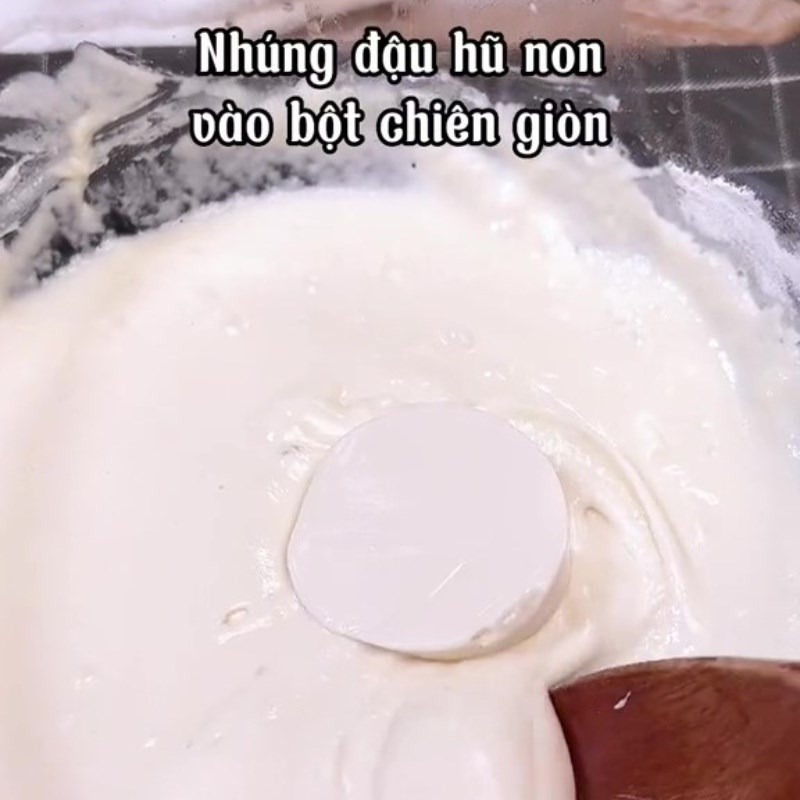 Bước 2 Chiên đậu hũ non Đậu hũ non sốt rau củ