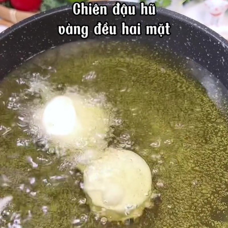 Bước 2 Chiên đậu hũ non Đậu hũ non sốt rau củ