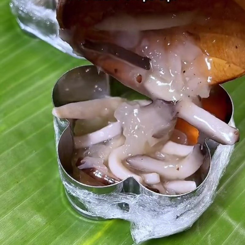 Bước 4 Đổ khuôn Chả nấm chay rau câu