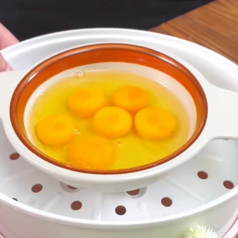 Bước 2 Hấp trứng Trứng hấp sốt thái (Công thức được chia sẻ từ TikTok Vào bếp cùng Điện máy XANH)