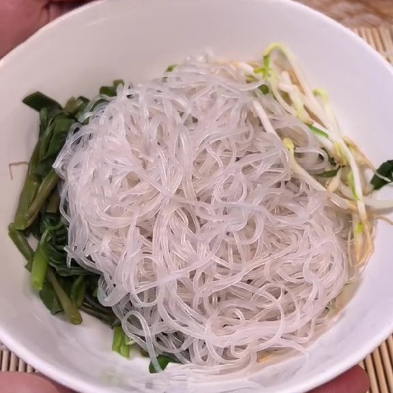 Bước 5 Hoàn thành Miến trộn chay (Công thức được chia sẻ từ Tiktok Bếp chay XANH)