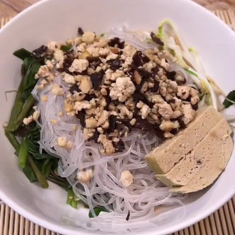 Bước 5 Hoàn thành Miến trộn chay (Công thức được chia sẻ từ Tiktok Bếp chay XANH)