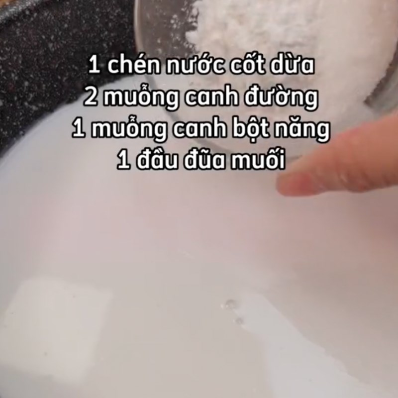 Bước 4 Làm nước cốt dừa Bánh bắp sợi dừa hấp (Công thức từ kênh tiktok Vào bếp cùng Điện máy XANH)