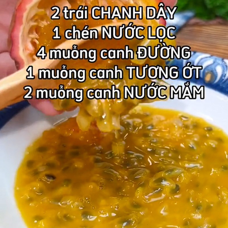 Bước 2 Làm nước sốt chanh dây Gà sốt chanh dây (Công thức được chia sẻ từ TikTok Vào bếp cùng Vườn Xanh Phố)