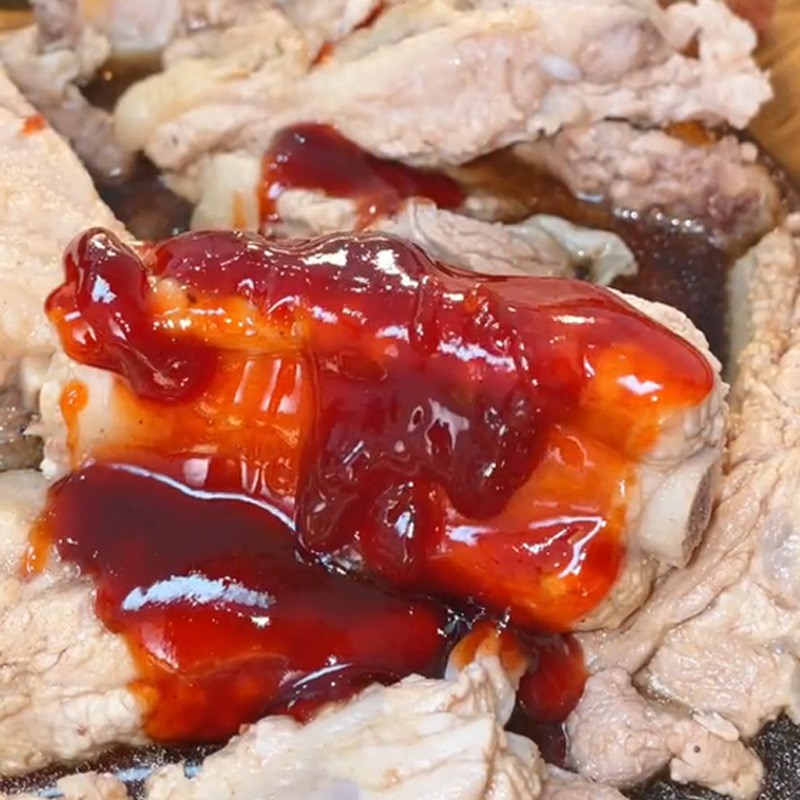 Bước 2 Làm sườn kho Coca Sườn kho coca (Công thức được chia sẻ từ TikTok Vào bếp cùng Điện máy XANH)