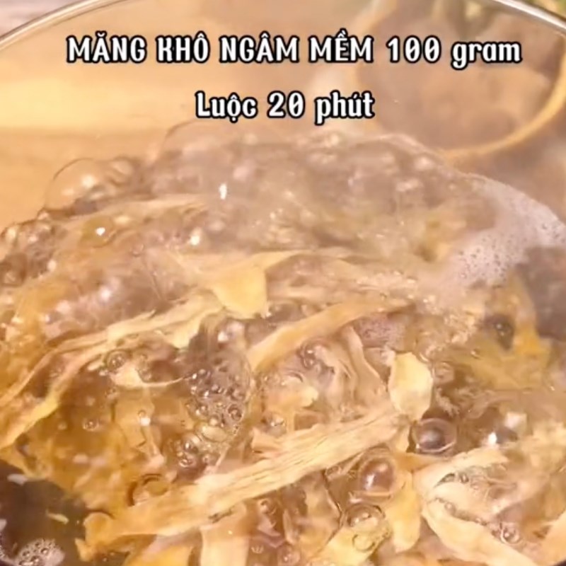 Bước 1 Sơ chế nguyên liệu Bún măng chay (Công thức từ kênh tiktok Bếp chay XANH)