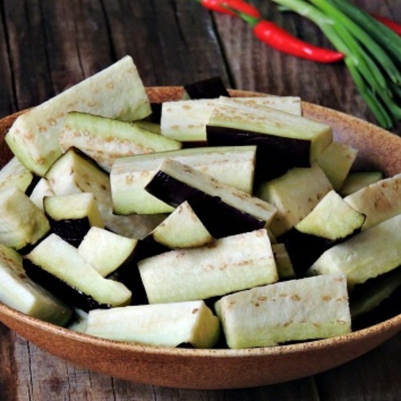 Bước 1 Sơ chế nguyên liệu Mắm kho bằng mắm cá linh (Công thức được chia sẻ từ Tiktok vào bếp cùng KitchenAZ)