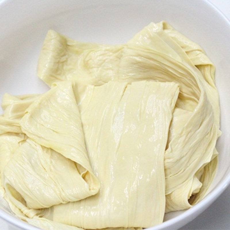 Bước 2 Sơ chế nguyên liệu Phù trúc cuộn khoai