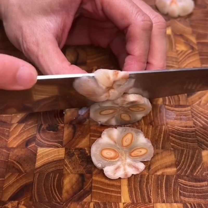 Bước 1 Sơ chế nguyên liệu Gỏi măng cụt chay (công thức từ kênh tiktok Bếp chay XANH)