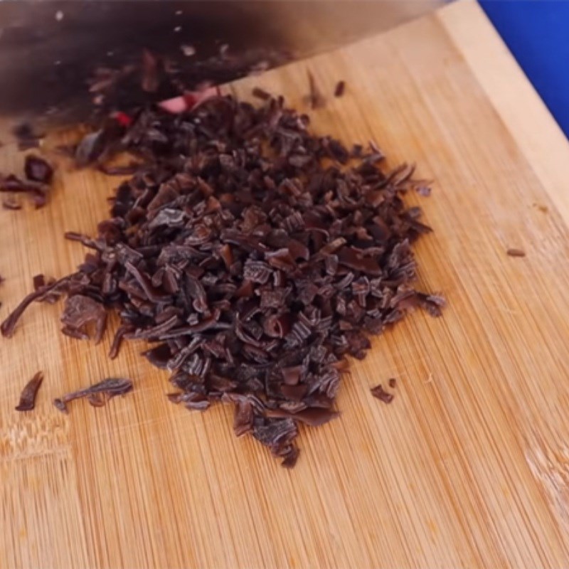 Bước 1 Sơ chế nguyên liệu Xôi khúc chay (Công thức được chia sẻ từ Tiktok Bếp chay XANH)