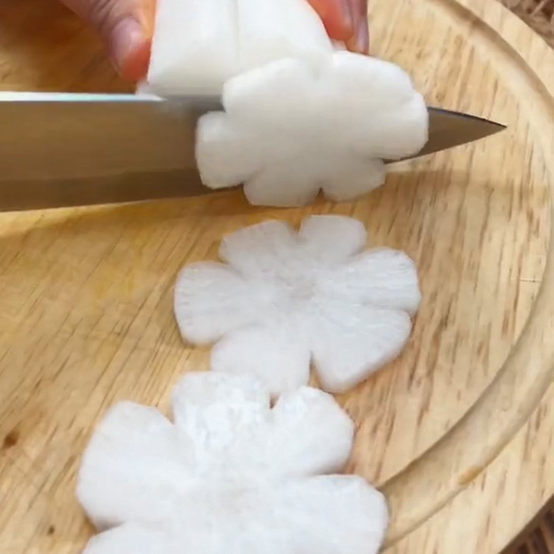 Step 1 Prepare the ingredients for Vietnamese Kimchi (Recipe shared from TikTok Cooking with TasteVN)