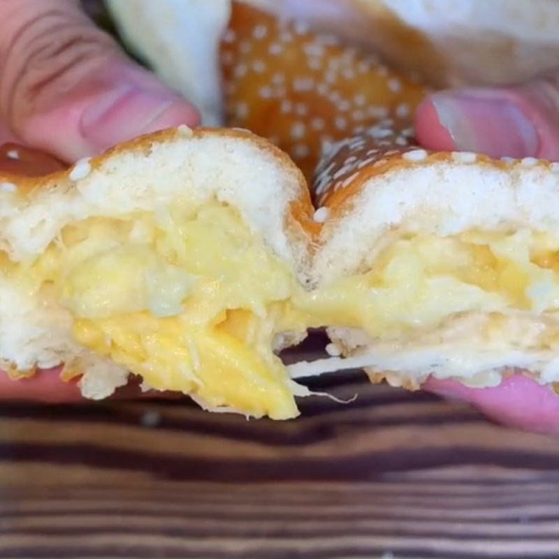 Bước 5 Thành phẩm Bánh tiêu sầu riêng (Công thức được chia sẻ từ Tiktok Vào bếp cùng Điện máy XANH)