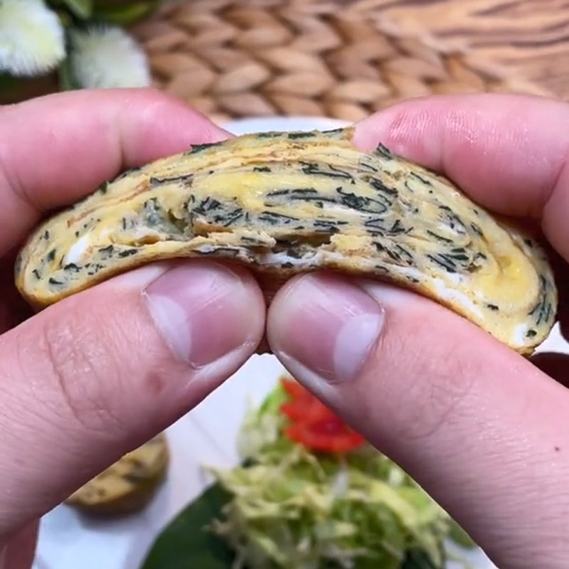 Bước 4 Thành phẩm Trứng chiên lá mơ (Công thức được chia sẻ từ TikTok Vào bếp cùng Điện máy XANH)
