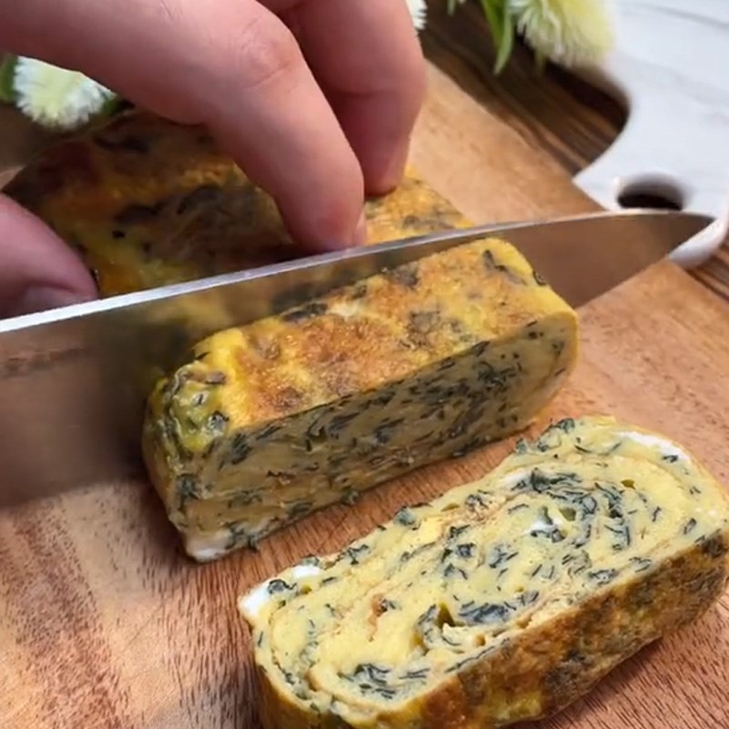 Bước 4 Thành phẩm Trứng chiên lá mơ (Công thức được chia sẻ từ TikTok Vào bếp cùng Điện máy XANH)