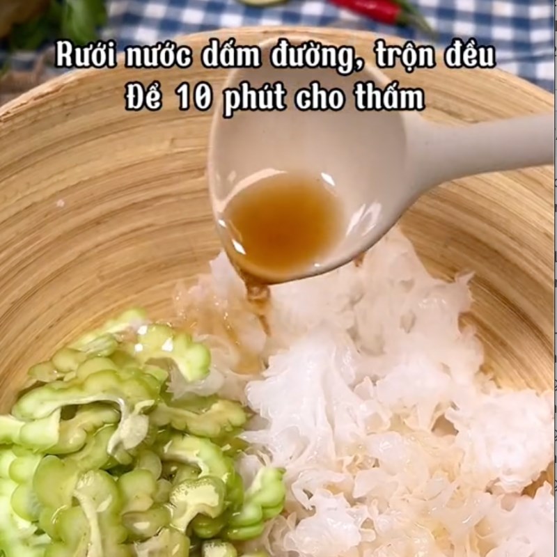 Bước 2 Trộn chua ngọt Gỏi nấm tuyết chay khổ qua