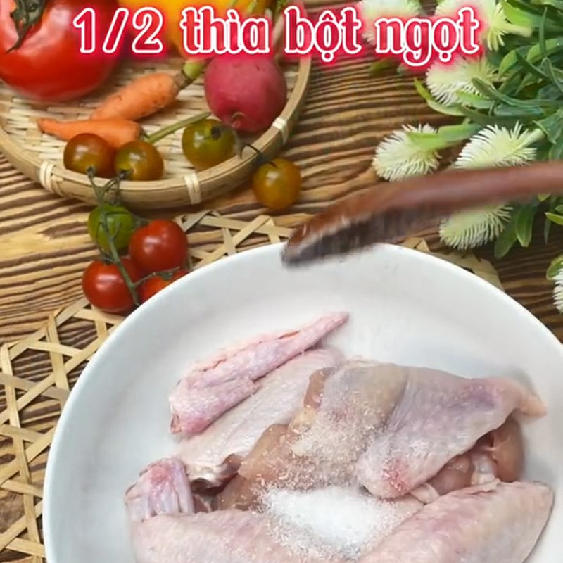 Bước 2 Ướp cánh gà Gà roti (Công thức được chia sẻ từ TikTok Vào bếp cùng Vườn Xanh Phố)