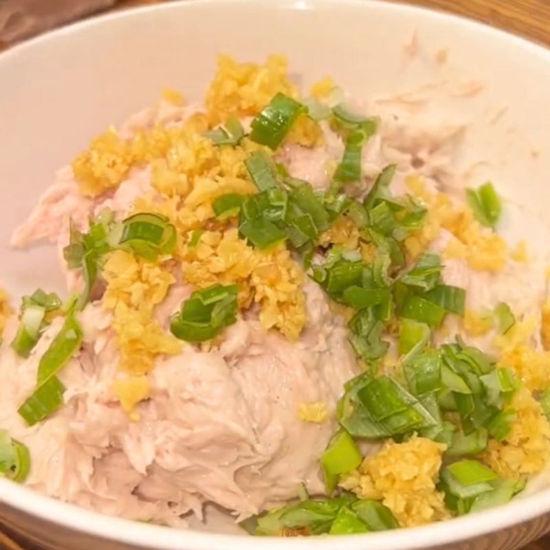 Bước 1 Ướp nguyên liệu Rong biển cuộn chả cá (Công thức được chia sẻ từ Tiktok Vào bếp cùng Điện máy XANH)