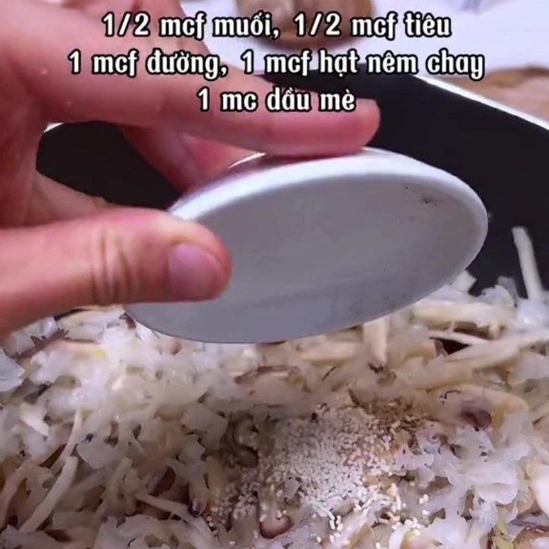 Bước 3 Xào nhân Chả nấm chay rau câu