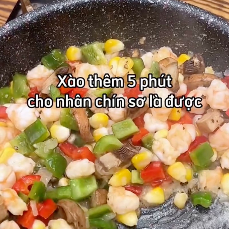 Bước 2 Xào nhân Tôm bỏ lò phô mai (công thức từ kênh tiktok Vào bếp cùng KitchenAZ)
