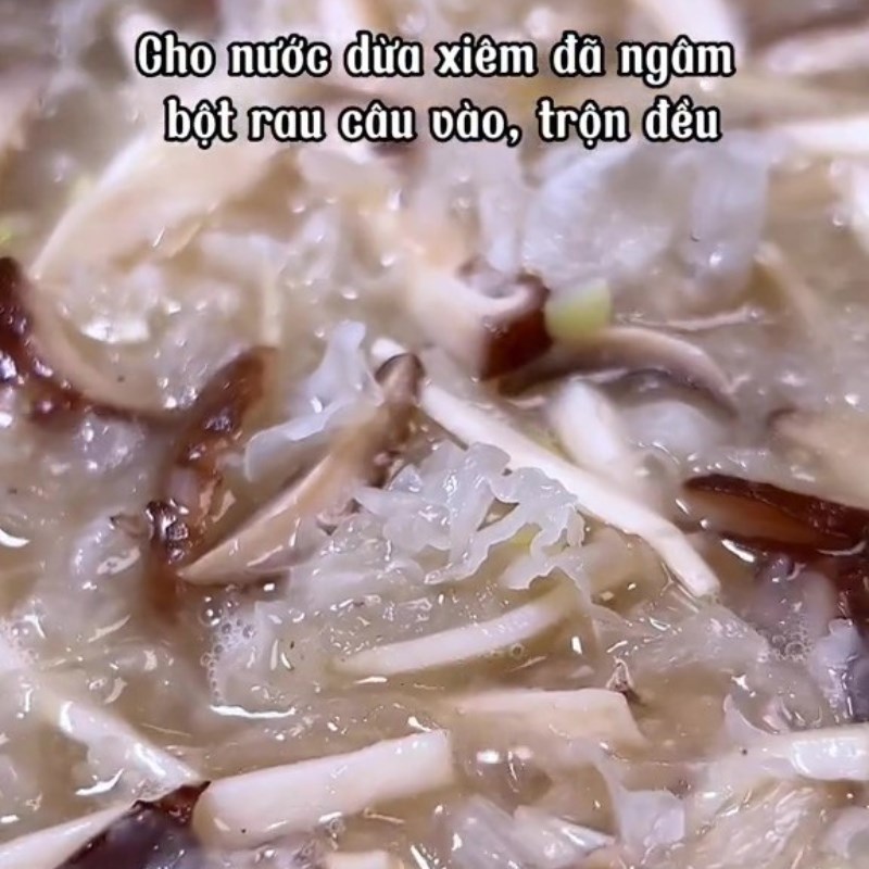 Bước 3 Xào nhân Chả nấm chay rau câu