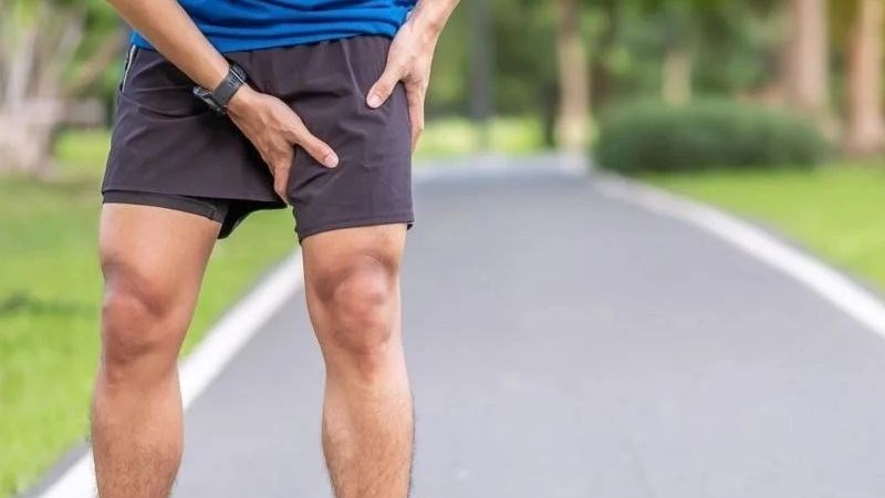 Đau tăng lên khi hoạt động mạnh là dấu hiệu của thoái hoá khớp háng 