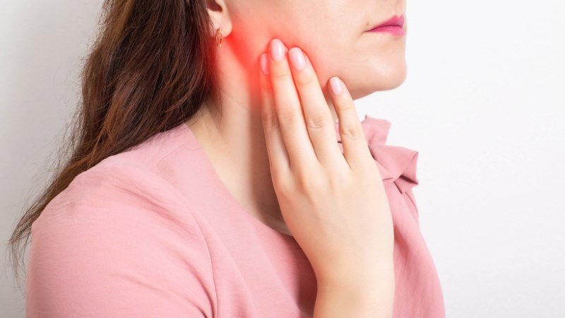 Sưng mặt có thể do dị ứng hoặc viêm xoang