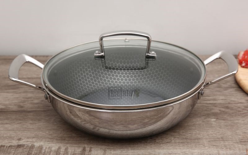 Chảo inox s&acirc;u chống d&iacute;nh tổ ong đ&aacute;y từ nắp k&iacute;nh 26 cm Fivestar FPC24004