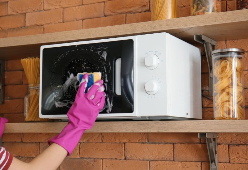 Vệ sinh l&ograve; thường xuy&ecirc;n