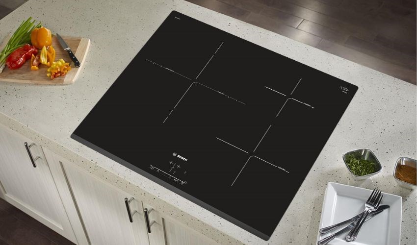 Bếp từ Bosch trang bị nhiều t&iacute;nh năng th&ocirc;ng minh, an to&agrave;n