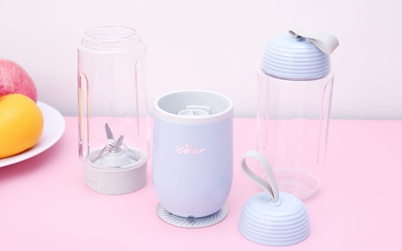 M&aacute;y xay sinh tố cầm tay mini Bear LLJ-D04B1