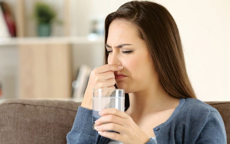 M&aacute;y lọc nước c&oacute; m&ugrave;i tanh