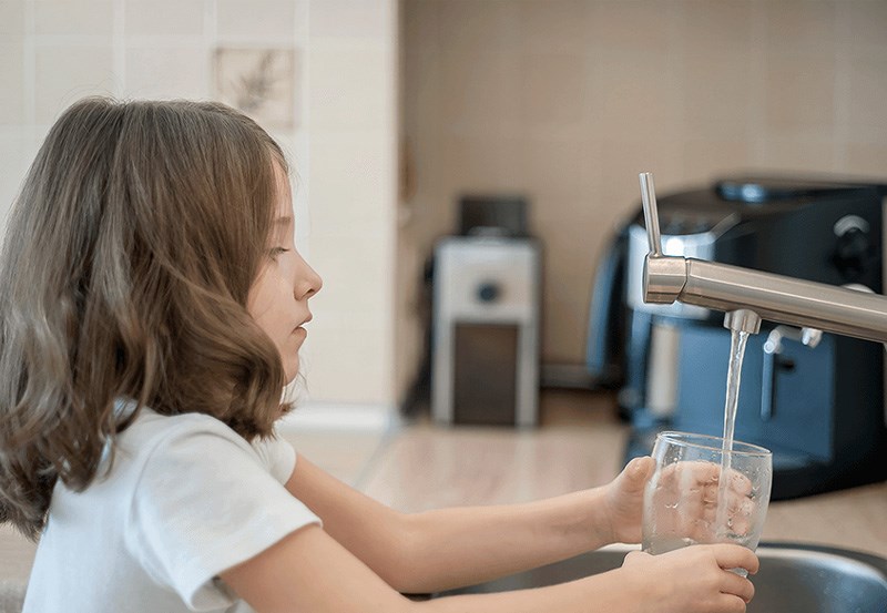 M&aacute;y lọc nước c&oacute; m&ugrave;i lạ