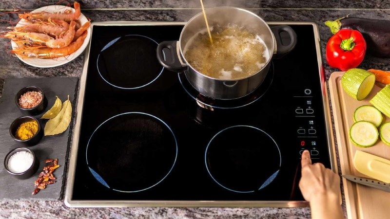 Bếp từ bị chập điện