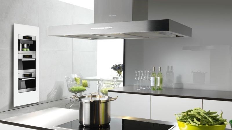 Vị tr&iacute; lắp đặt m&aacute;y h&uacute;t m&ugrave;i v&agrave; đường ống tho&aacute;t kh&iacute;