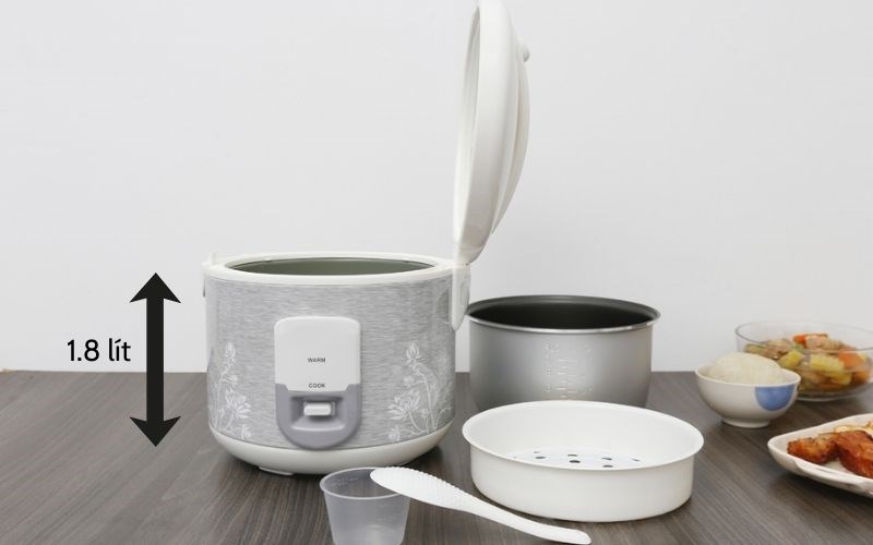Nồi cơm 1.8l mấy người ăn?