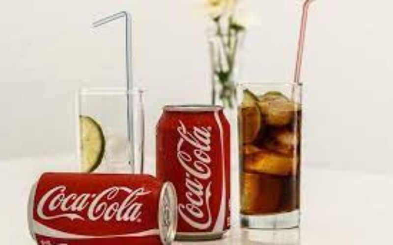 Tẩy nồi inox bằng Coca Cola