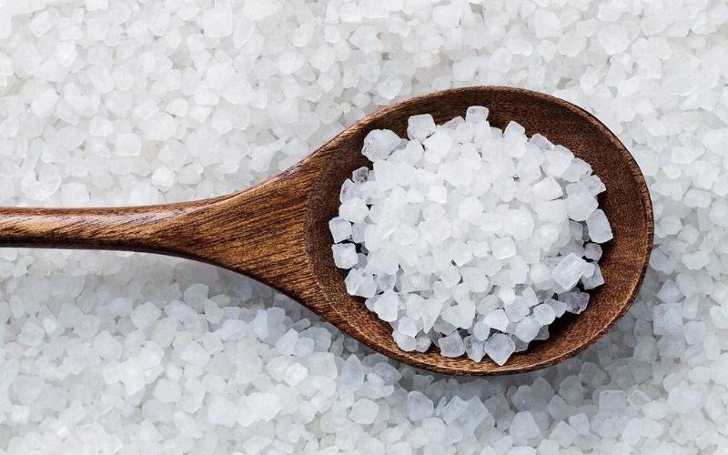 Tẩy nồi inox bằng ph&egrave;n chua