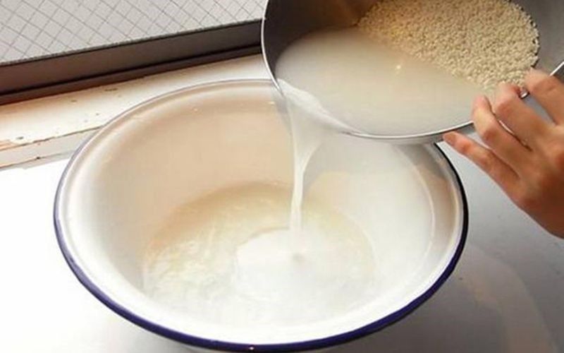 Tẩy nồi inox bằng nước vo gạo