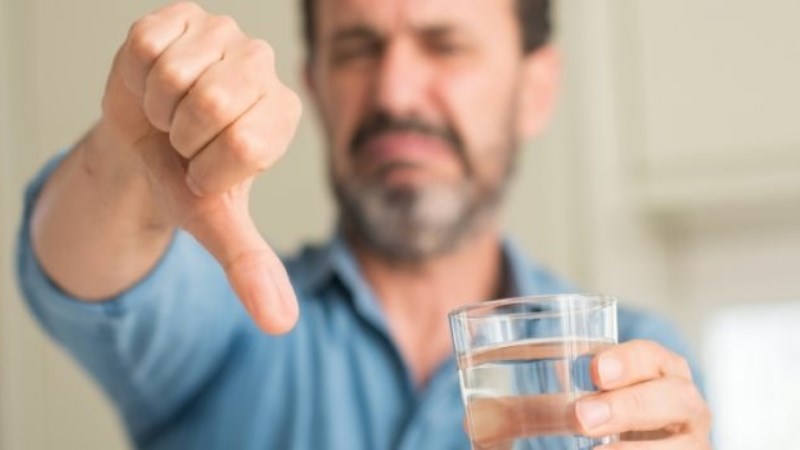 Tại sao nước m&aacute;y c&oacute; m&ugrave;i Clo?