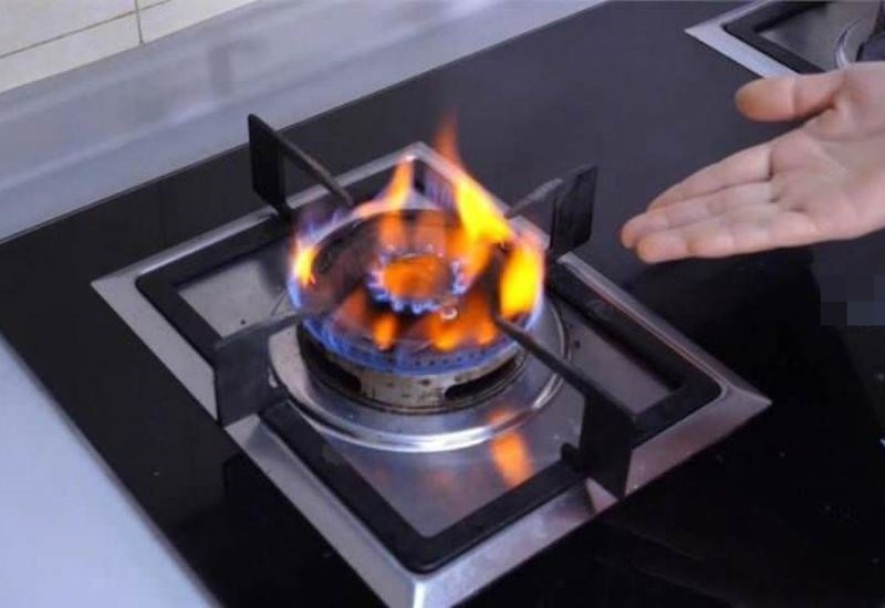 Ngọn lửa ch&aacute;y bất thường