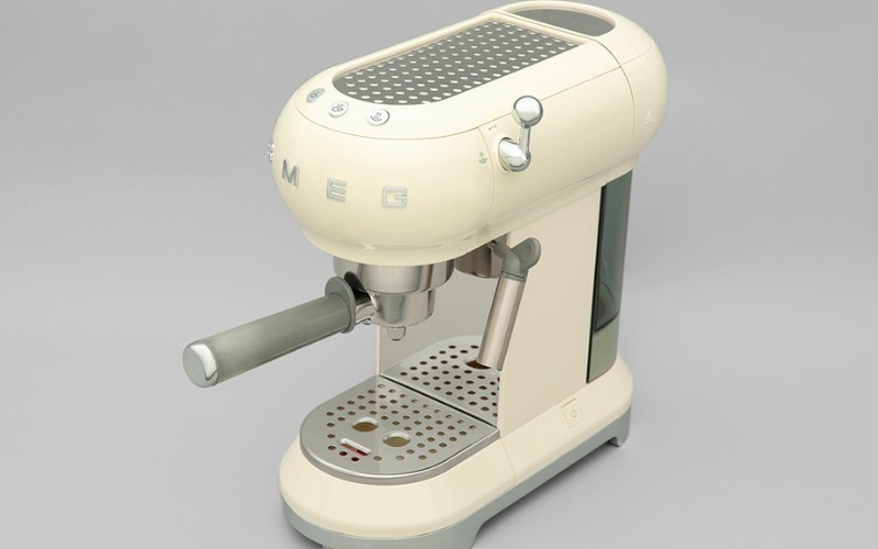 M&aacute;y pha c&agrave; ph&ecirc; Smeg ECF01CREU (535.43.655)