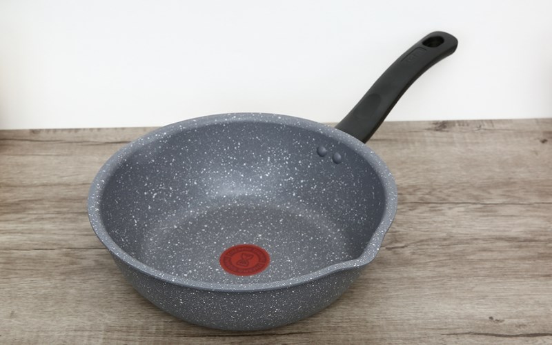 Chảo nhôm sâu chống dính vân đá đáy từ 24 cm Tefal Cook Healthy G1348495