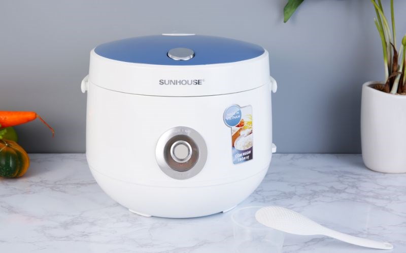 Nồi cơm nắp g&agrave;i Sunhouse 1.8 l&iacute;t SHD8606