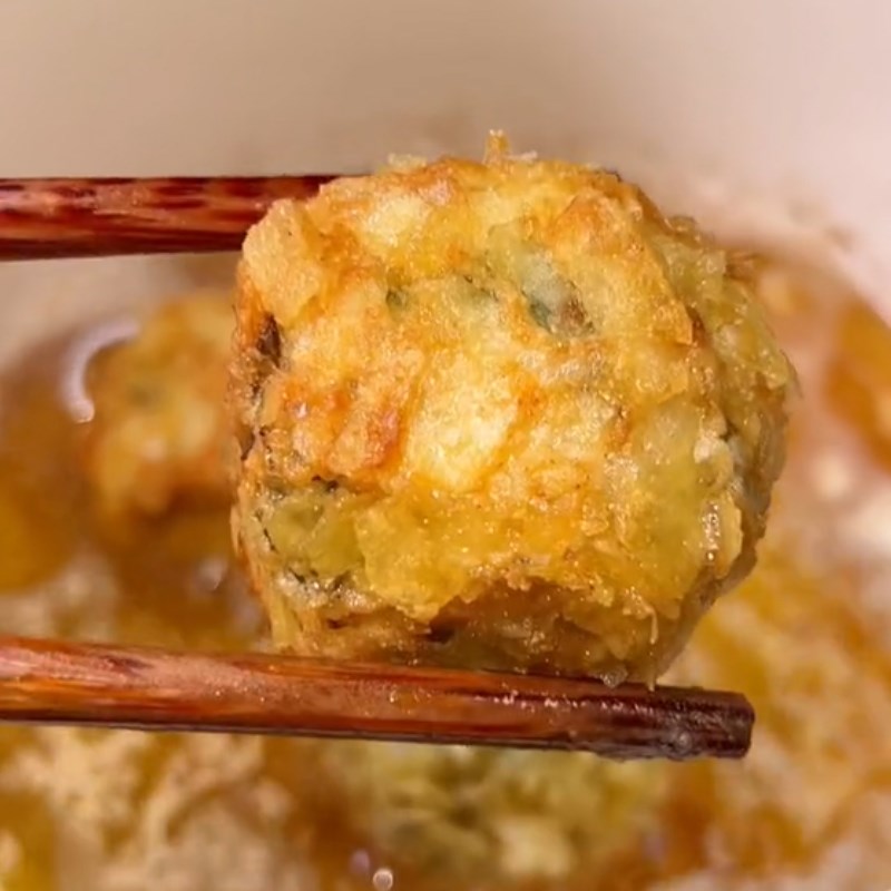 Bước 2 Chế biến Tôm viên phô mai (Công thức được chia sẻ từ Tiktok Vào bếp cùng Điện máy XANH)