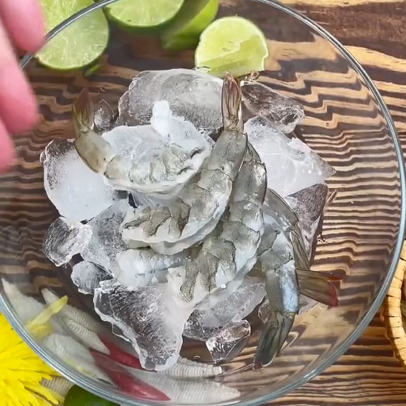 Bước 3 Chế biến thịt tôm Tôm sốt thái (Công thức được chia sẻ từ TikTok Vào bếp cùng KitchenAZ)