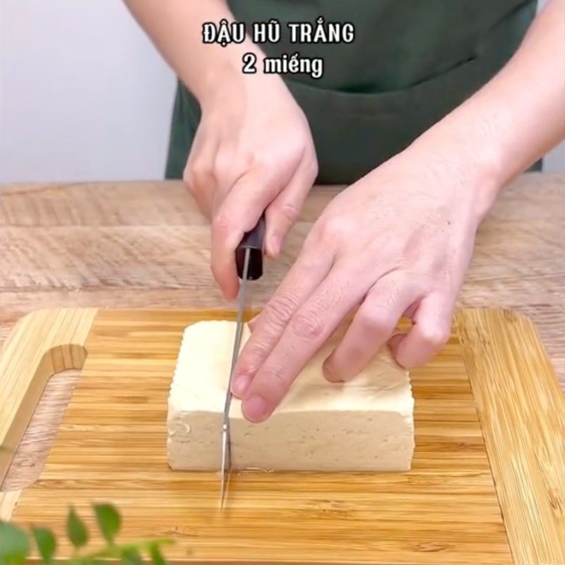 Bước 2 Chiên đậu hũ Đậu hũ kho riềng sả