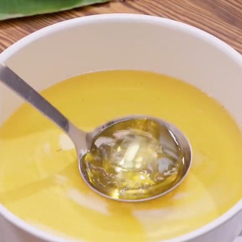 Bước 4 Chiên tôm khoai lang Bánh tôm chiên khoai lang (Công thức từ kênh TikTok Vào bếp cùng Điện máy XANH!)