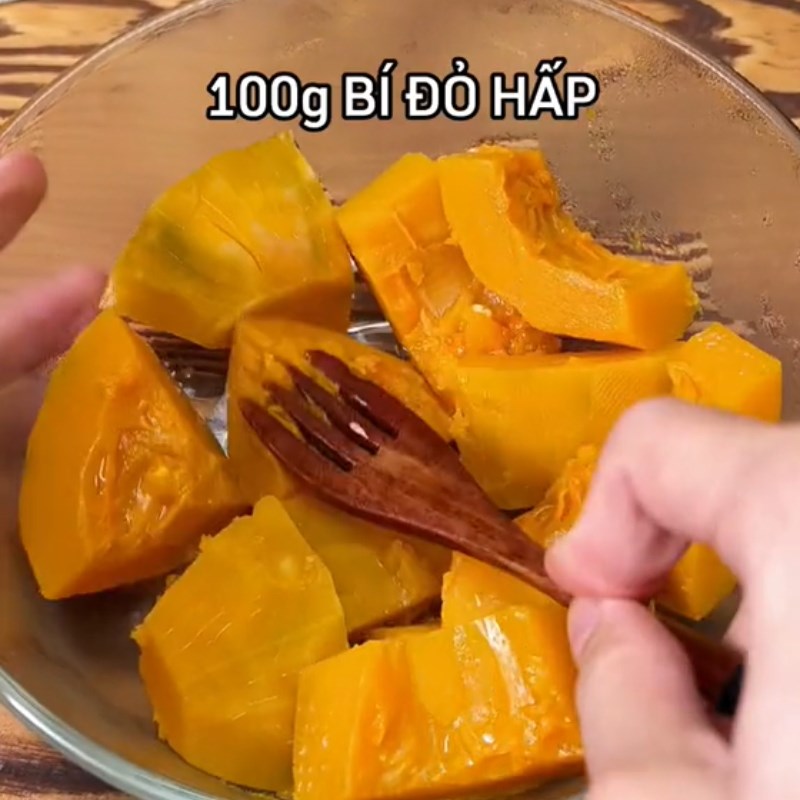 Bước 1 Chuẩn bị nguyên liệu Bánh mochi bí đỏ phô mai